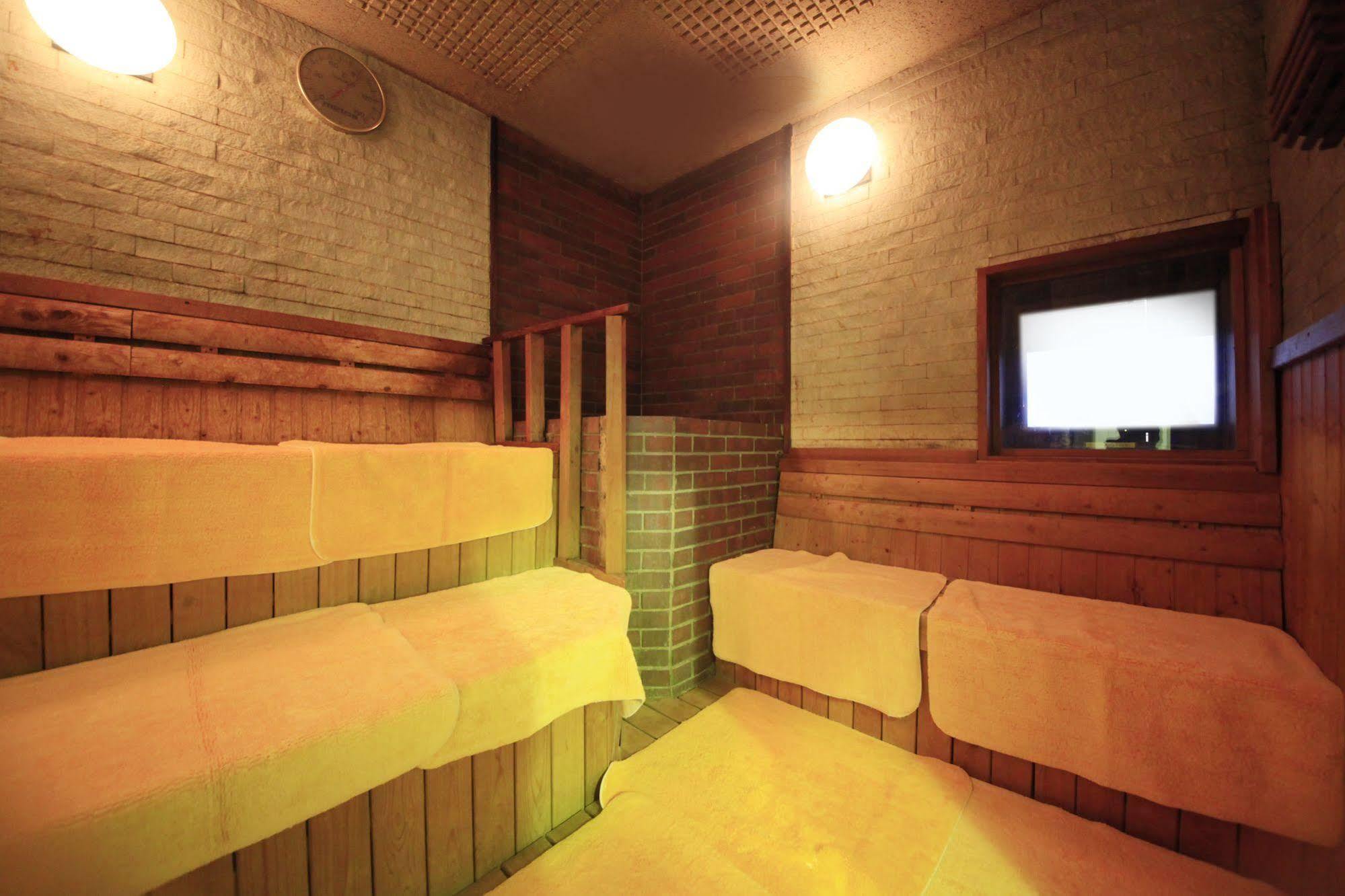 Ueno Station Hostel Oriental Ⅲ Tokyo Exterior photo